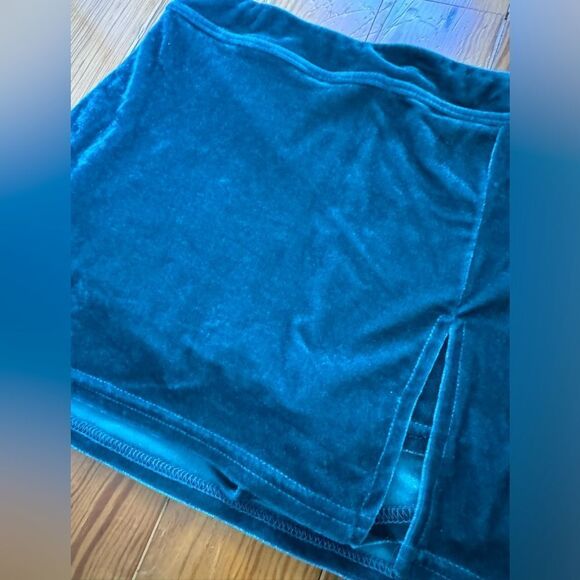 Urban Outfitters Velvet Skort - Picture 2 of 6